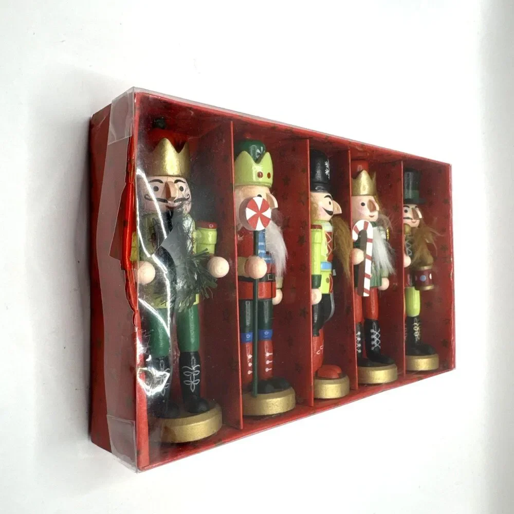 Amor Present christmas nutcrackers